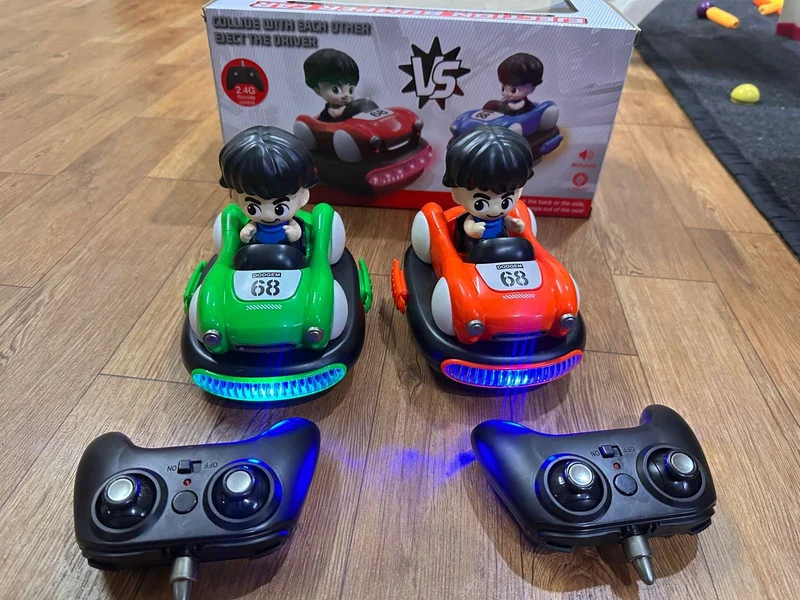Interactive Ejection Bumper Car Set – 2.4G Remote Control Competitive Racing with Pop-Up Seat Action & LED Effects